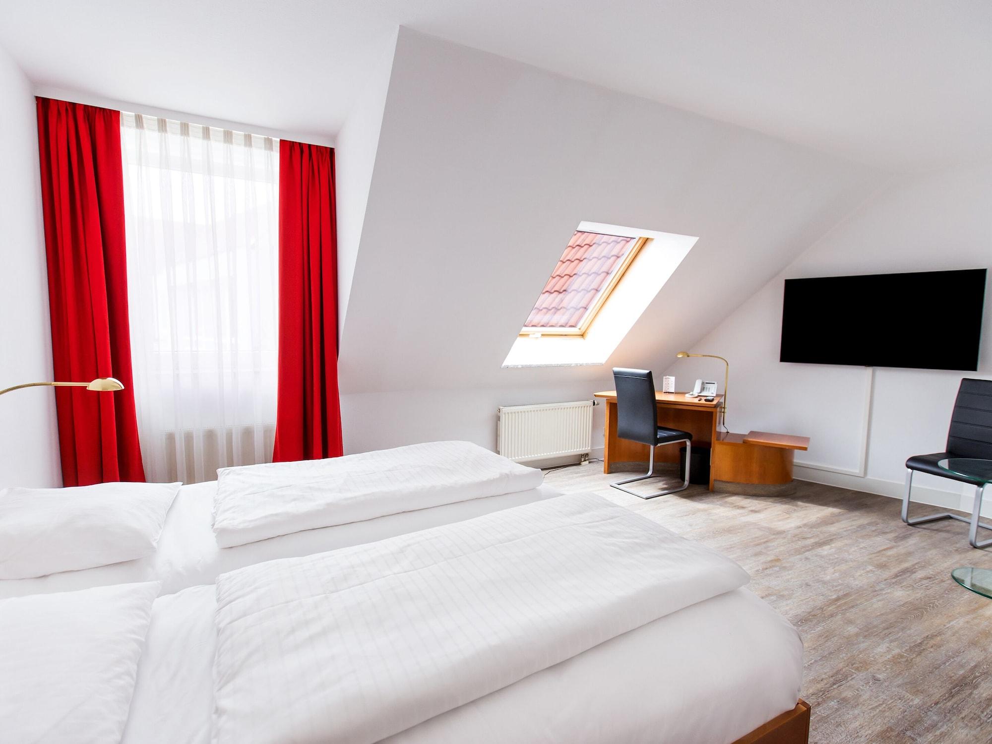 Dormero Airport Hotel 4*